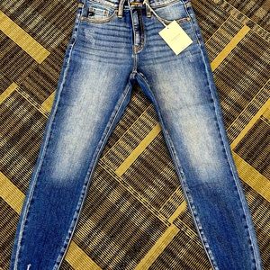 NWT- KAN CAN USA- HIGH RISE RAW HEM ANKLE SKINNY